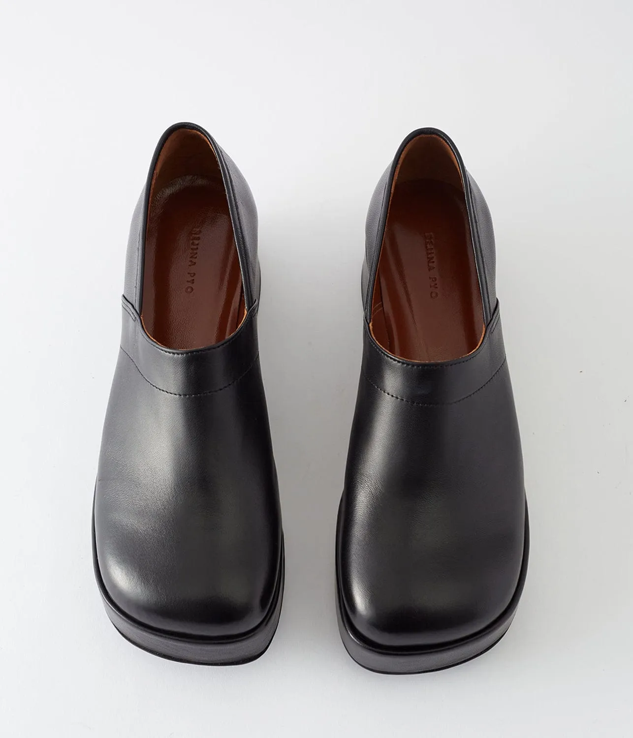 LUCIE CLOGS- BLACK