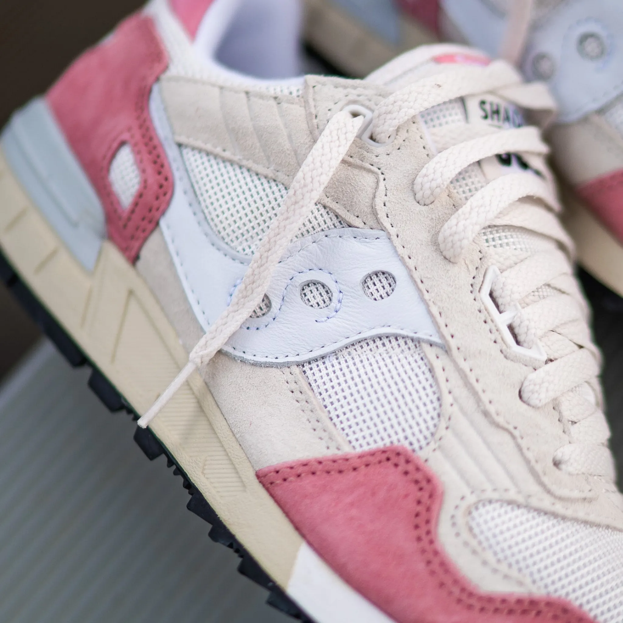 Saucony Shadow 5000 (White/Pink)